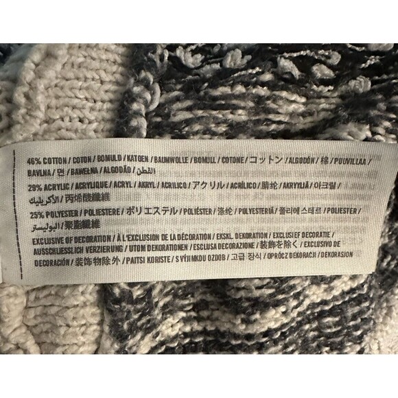 Hollister Women's Hooded Sweater Gray Aztec Poncho Style Size Small - Picture 6 of 8